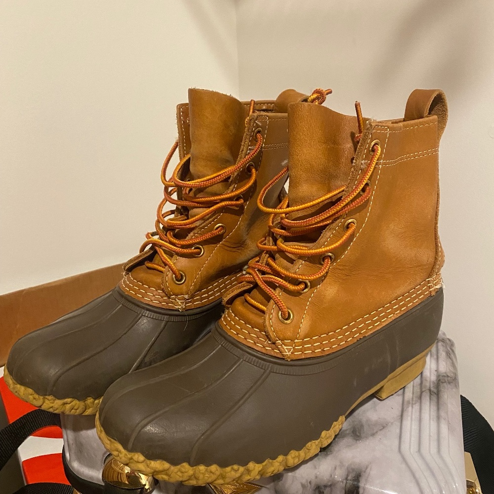 Women’s 8” Bean Boots Size 8